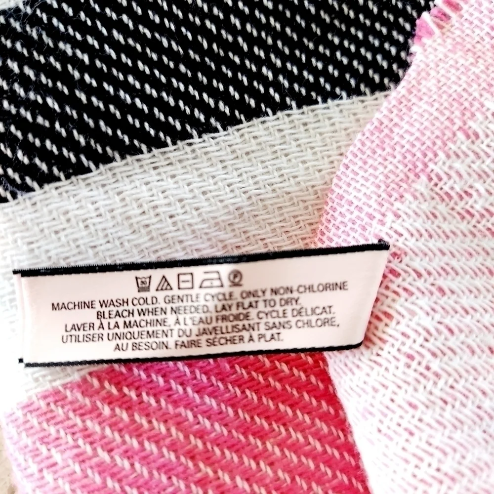 Victoria's Secret Throw Blanket 49 X 58 Large Logo